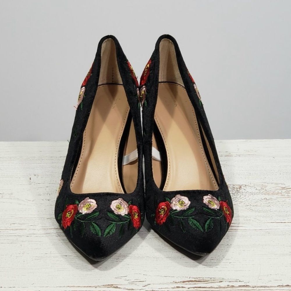 Embroidered Stiletto Pumps   - Picture 4 of 9